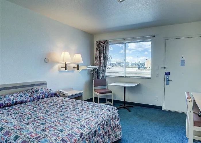 6 Cheyenne, Wy Hotel