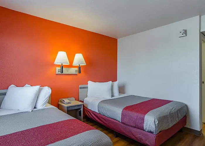 6 Cheyenne, Wy Hotel