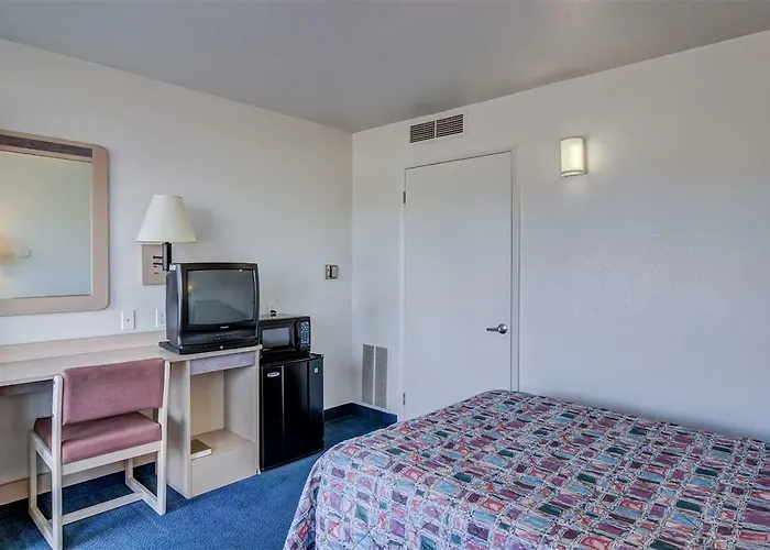 6 Cheyenne, Wy 2*